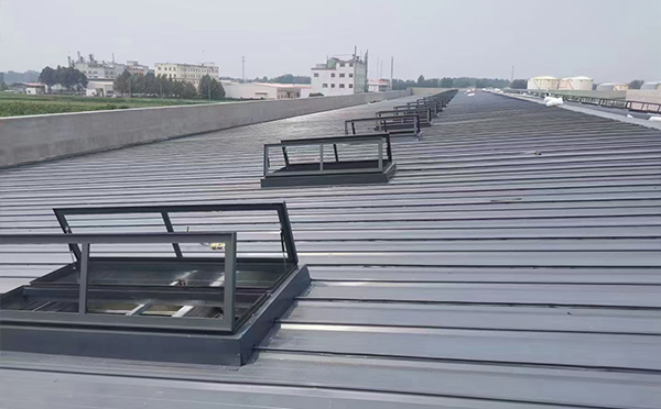 某中学室内体育馆韩城排烟窗改造项目