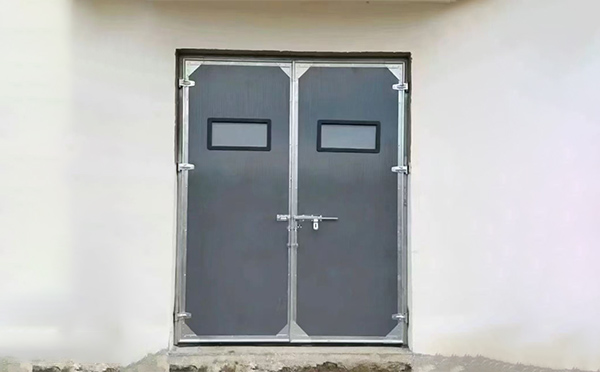 韩城工业门在高温作业区域的运行表现